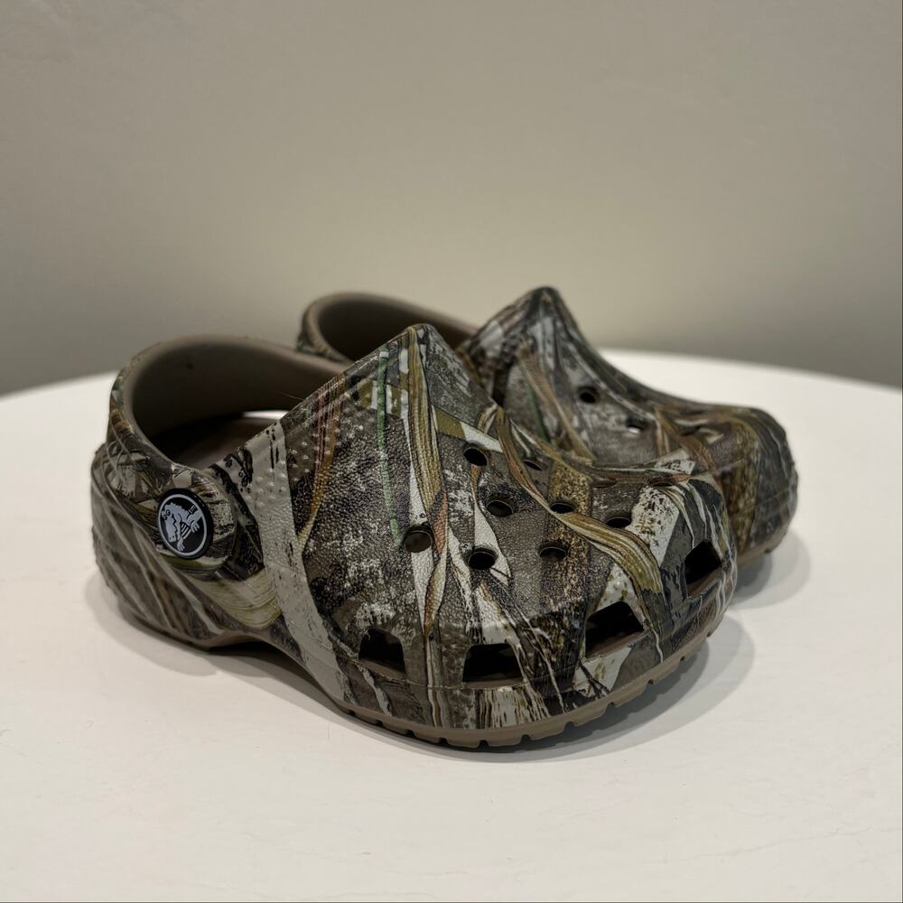 Crocs Baby Boy Classic Camo Clogs - Size: 2-3